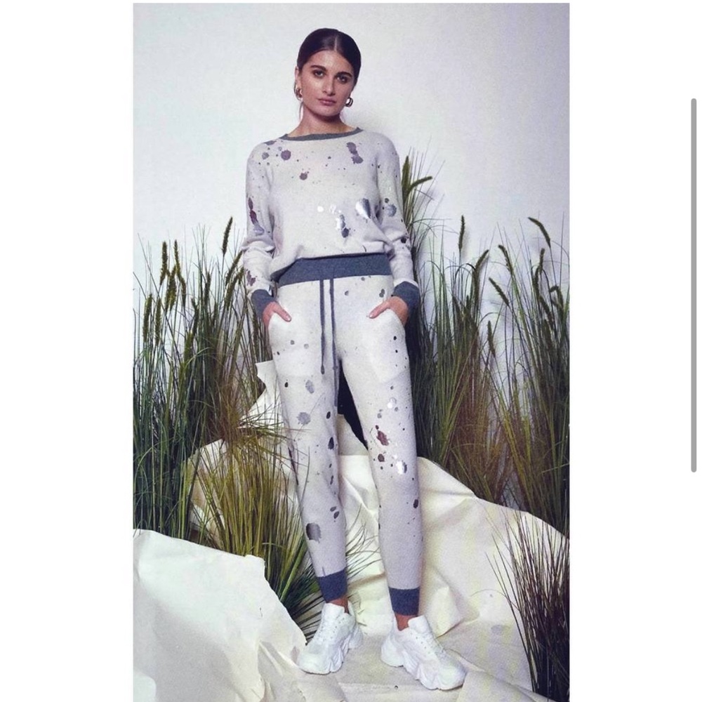 NWT BRODIE CASHMERE Splatter Foil Cashmere Joggers Silver White Pants Knit XS - Picture 4 of 13